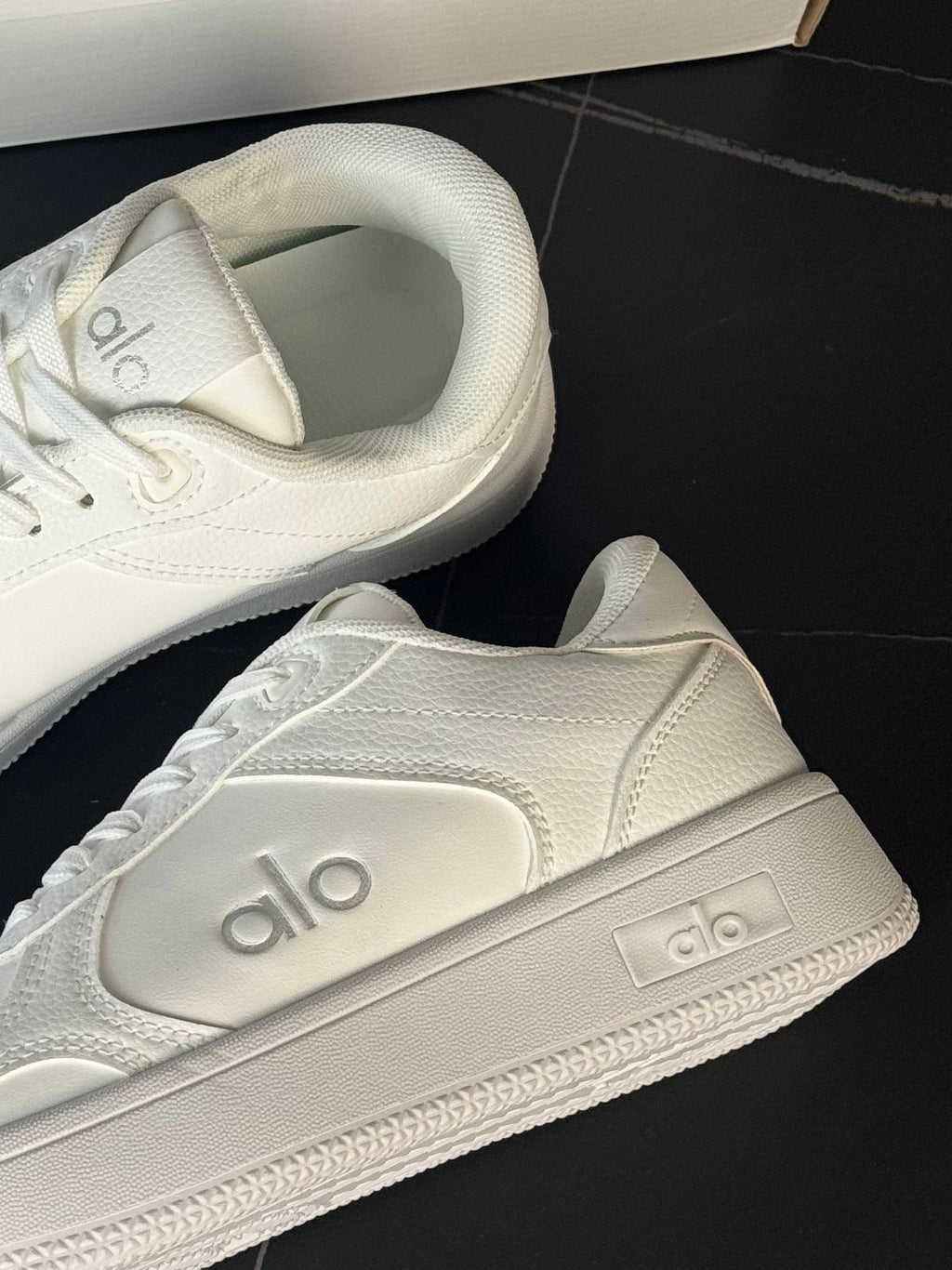 Total white x sneakers ALOO